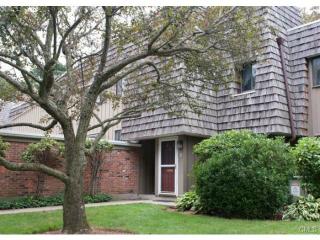 23 Ledgebrook Dr, Norwalk, CT 06854-1018