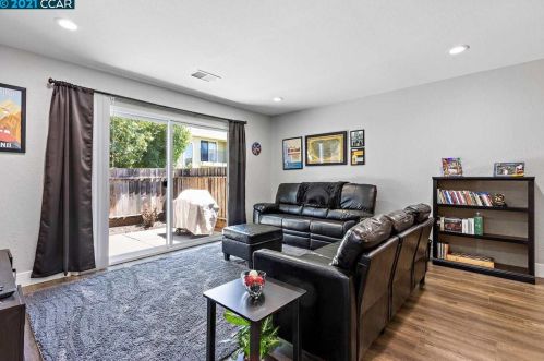 57 Meadowbrook Ave, West Pittsburg CA  94565-5550 exterior