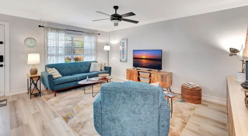 446 Normandy J, Delray Beach FL  33484-4874 exterior