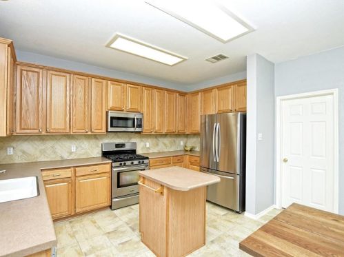 10208 Beard Ave, Austin TX 78748-3956 exterior