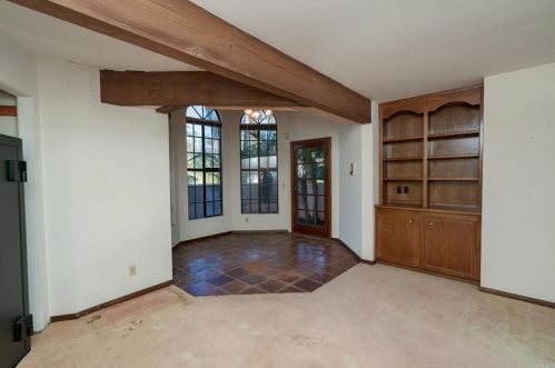 1129 Sugarbush Dr, Vista CA  92084-6605 exterior