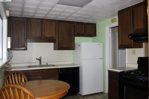 2879 Richard Ct, Concord, CA 94520-5515