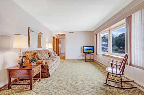 917 Jefferson St, West Bend WI  53090-1419 exterior