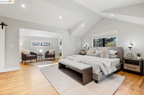 1077 57th St, Oakland CA  94608-2744 exterior