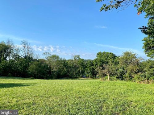 144 Moyer Rd, Pottstown PA  19464-1532 exterior