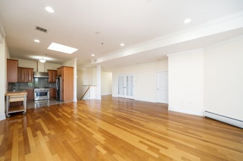 564 Gregory Ave, Union City NJ  07086-6002 exterior