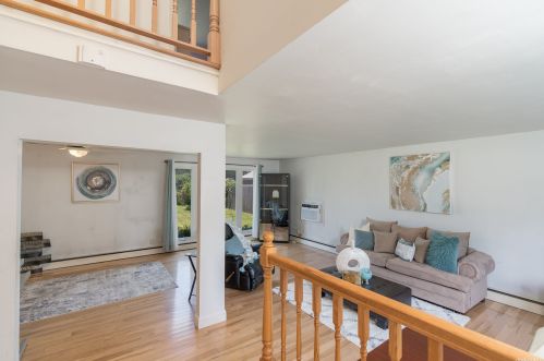 287 Prairie Dr, Babylon, NY 11703-1001