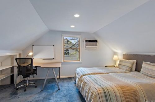 5 Eastward Pl, Elmsford NY  10523-2005 exterior