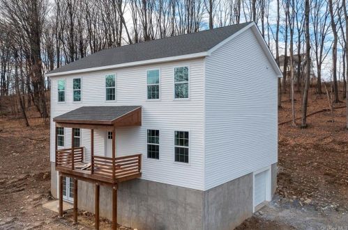 563 Lattintown Rd, Marlborough, NY 12542-5105