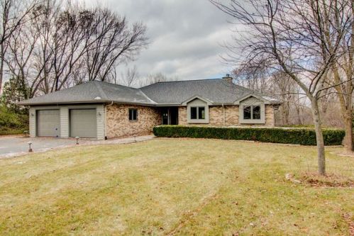 10715 River Rd, Thiensville, WI 53092-4847