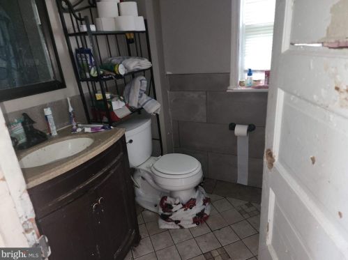 3 Grv Ave, West Deptford NJ  08063-1526 exterior