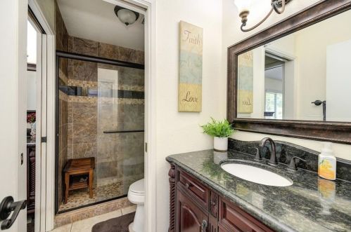 7915 Rocky Point Ct, Citrus Heights CA  95610-7704 exterior