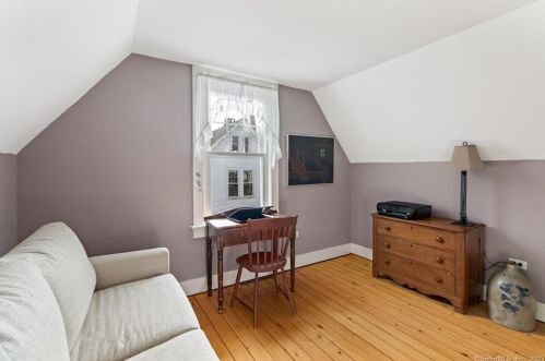 3 Riverside Pl, Gales Ferry CT  06335-1442 exterior