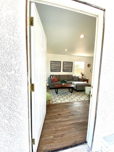 123 Almond Ave, Manteca CA  95337-4422 exterior