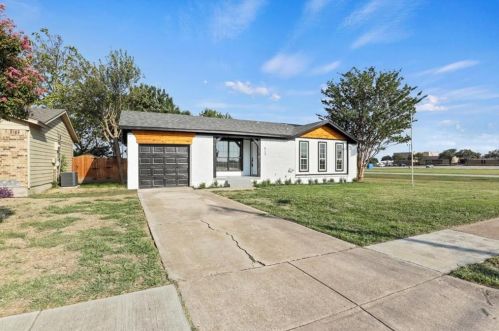 513 Hilltop Ln, St Paul, TX 75098-5433