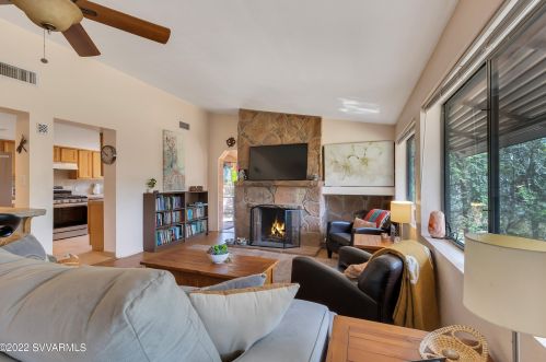 2060 Grasshopper Ln, Sedona AZ 86336-4556 exterior