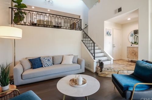 4 Bermuda Ct, Manhattan Beach CA  90266-7240 exterior