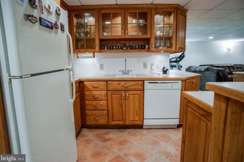 4 Beechwood Cir, Chadds Ford PA  19317-9109 exterior