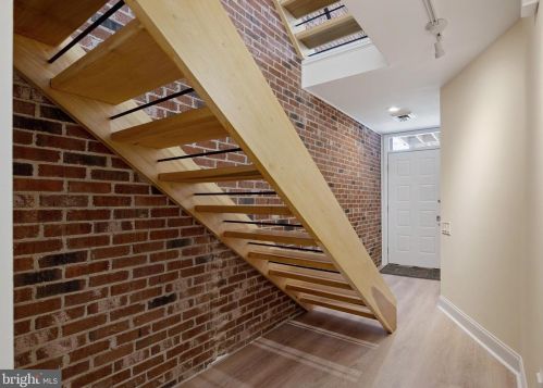904 Wawaset St, Wilmington, DE 19806-3244