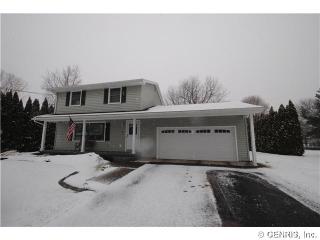 11 Meadowview Dr, Brockport, NY 14420-1115