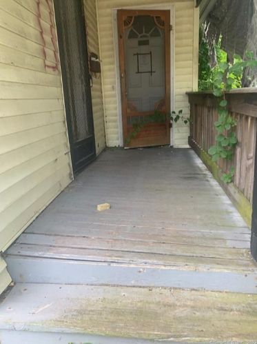 122 Main St, Bristol, CT 06010-8106