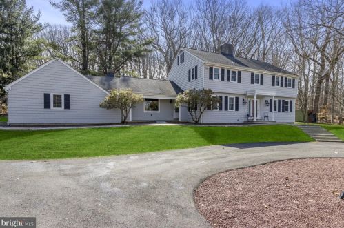 800 Sycamore Ln, Wilmington, DE 19807-1218