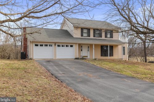 166 Hyde Park Ln, Charles Town WV  25414-4545 exterior