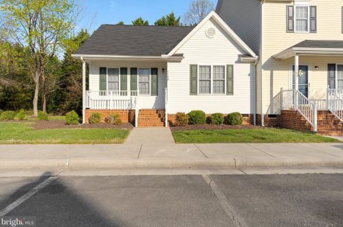 1159 Settlers Landing Dr, Tappahannock, VA 22560-5071