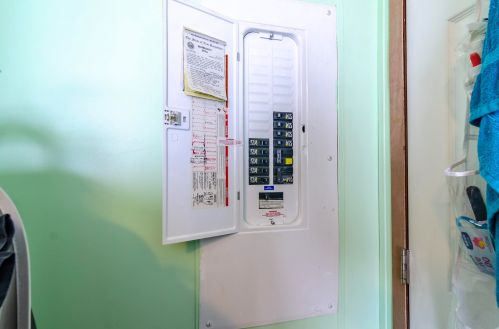 75 Policy St, Salem NH  03079-2948 exterior