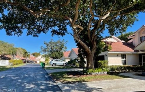 4718 Via Carmen, Naples, FL 34105-5620