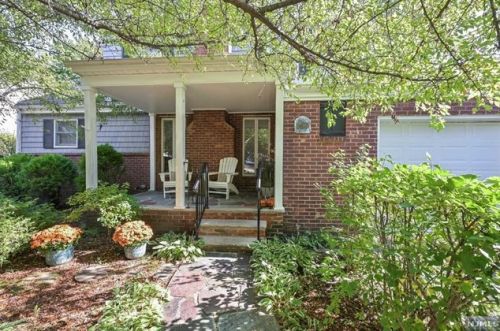 159 Forest Rd, Ridgewood NJ  07452-1914 exterior