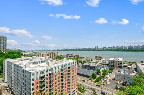 39 74th St, North Bergen NJ  07047-5949 exterior