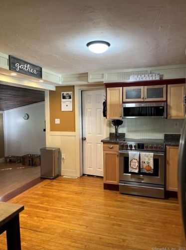 74 Vergason Ave, Norwich CT  06360-2108 exterior