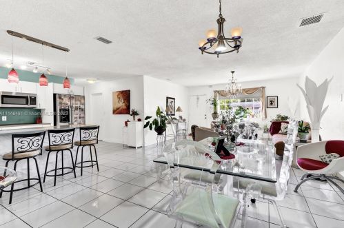 1035 36 Pl, Hialeah FL 33012-4929 exterior