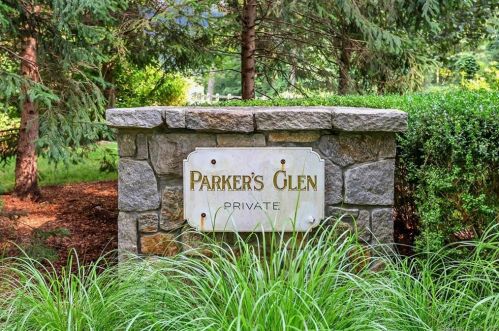 26 Parkers Gln, New Canaan, CT 06840-3836