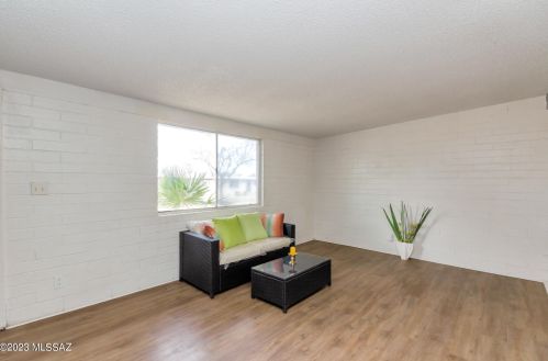 4020 Winter Palm Dr, Tucson, AZ 85730-3838