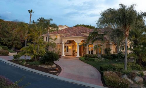 1751 Kings Rd, Vista, CA 92084-3640