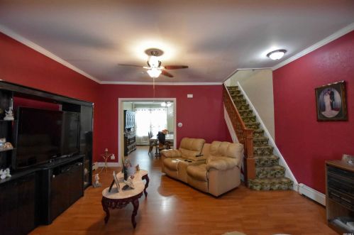 87-30 77th St, Jamaica, NY 11421-1034