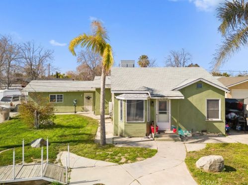 37 Sparks St, Bakersfield, CA 93307-5246