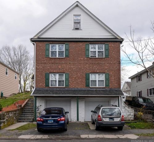 141 Goddard Ave, Bridgeport, CT 06610-2013