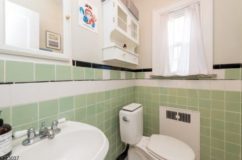 30 Berkshire Rd, Maplewood NJ 07040-1430 exterior