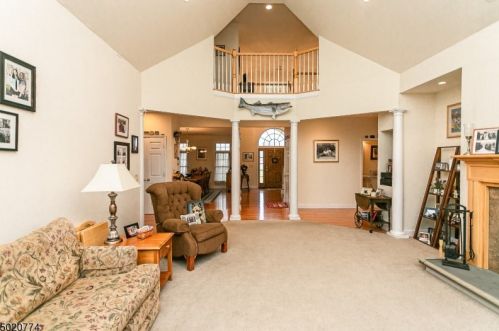 9 Crisman Rd, Columbia NJ  07832-2710 exterior