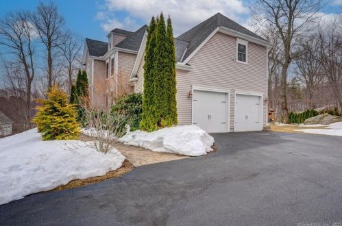 14 Farm Ridge Rd, Unionville CT  06013-2018 exterior