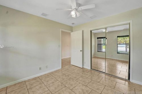 711 3rd Pl, Dania Beach FL  33004-4924 exterior