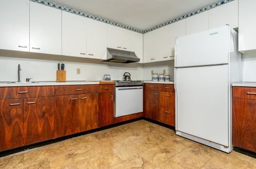 2163 Old Kings Hwy, Wellfleet MA 02667-7823 exterior