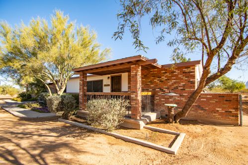 7620 Steele Dr, Tucson, AZ 85743-9178