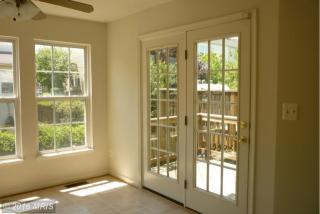 15722 Viewpoint Cir, Dumfries VA  22025-1222 exterior