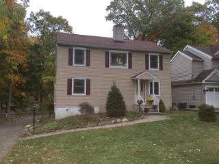 178 Chestnut Dr, Wayne, NJ 07470-5604
