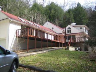 12310 State Route 374, Rockbridge, OH 43149-9518
