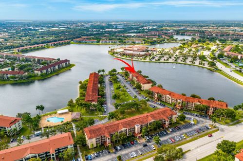 13101 11th Ct, Hollywood FL  33027-2165 exterior